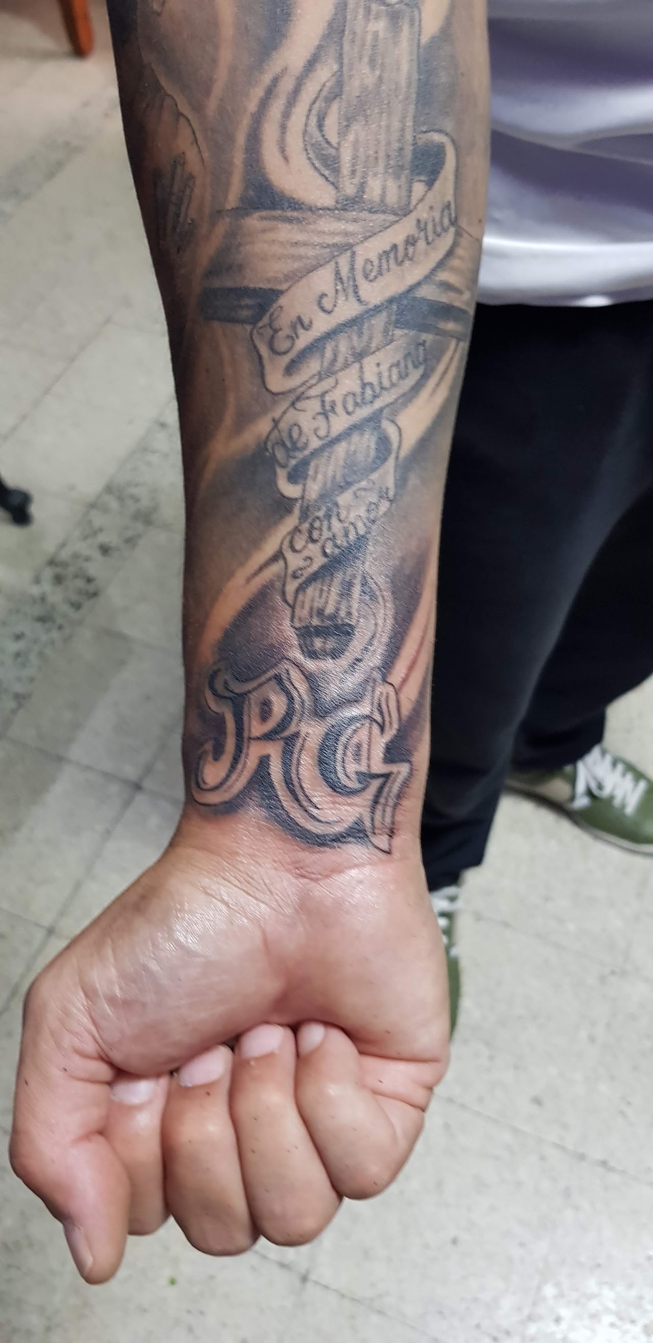 Manga completa en Realismo Black and Grey y geometría gótica por Baltimore Tattoo House